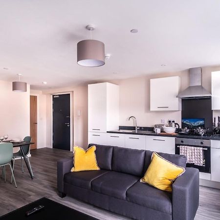 Modern & Spacious 2 Bed Apartment In แมนเชสเตอร์ ภายนอก รูปภาพ