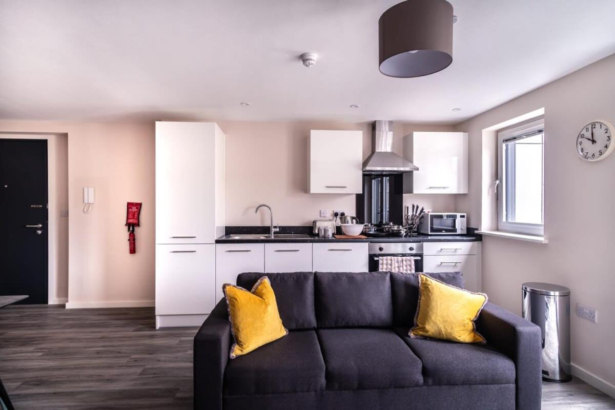Modern & Spacious 2 Bed Apartment In แมนเชสเตอร์ ภายนอก รูปภาพ