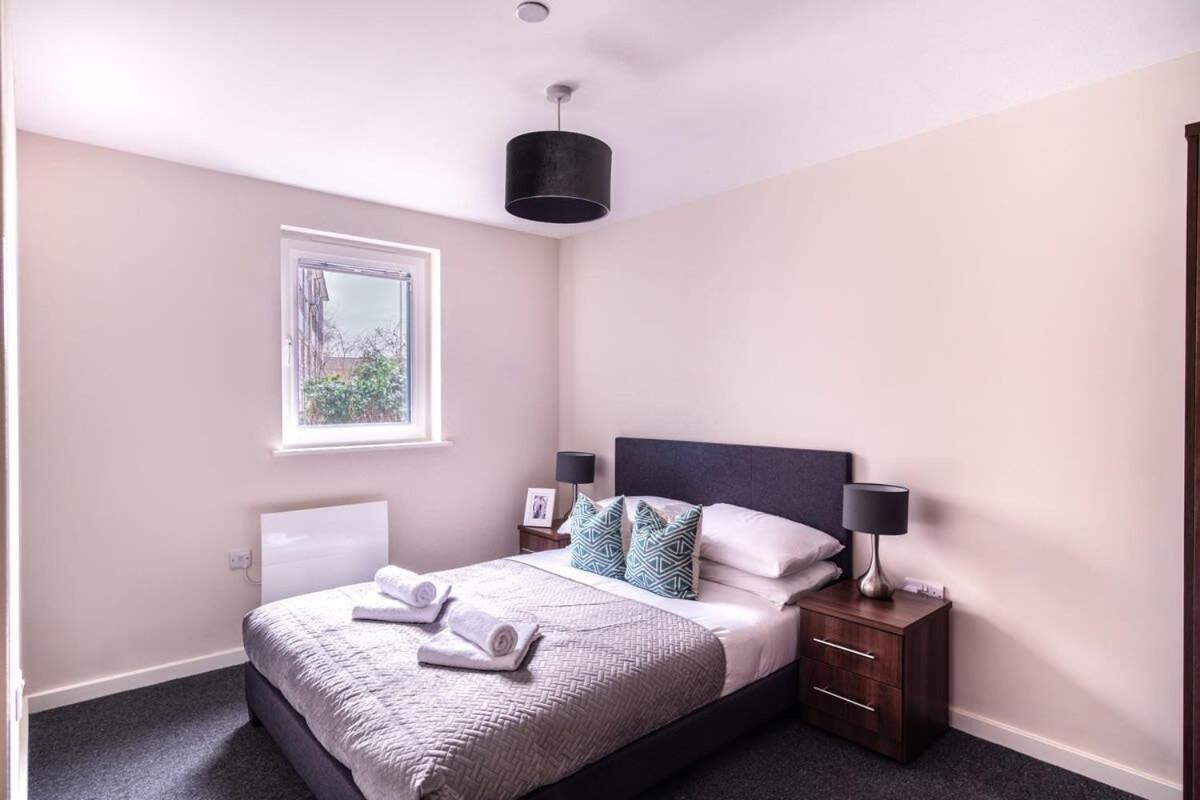 Modern & Spacious 2 Bed Apartment In แมนเชสเตอร์ ภายนอก รูปภาพ